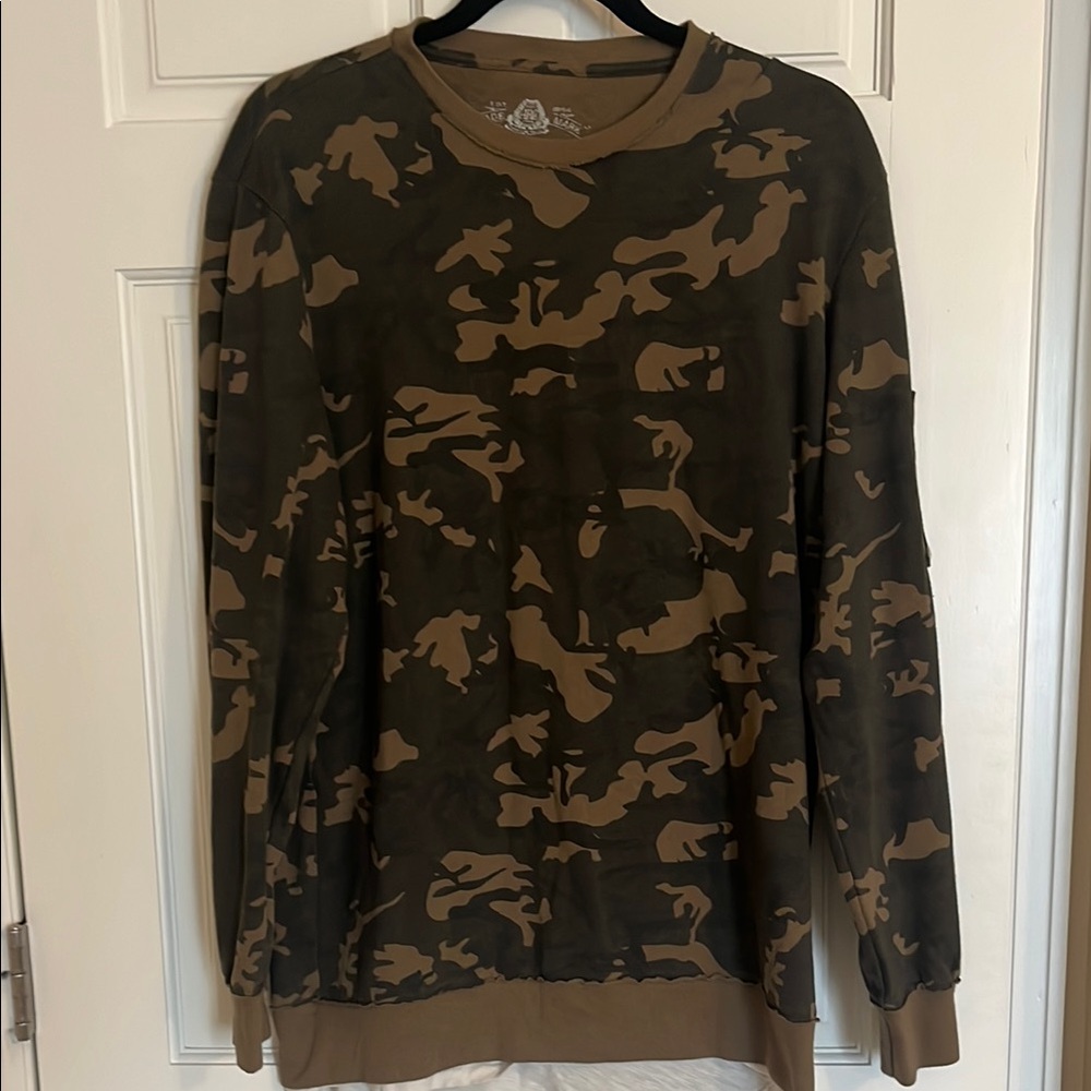 American Rag Camouflage Long Sleeve Thick Shirt, M